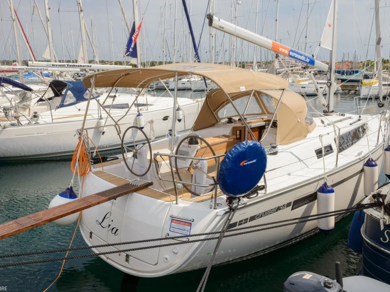 Yacht charter Biograd na Moru - Bavaria Cruiser 34 on SamBoat