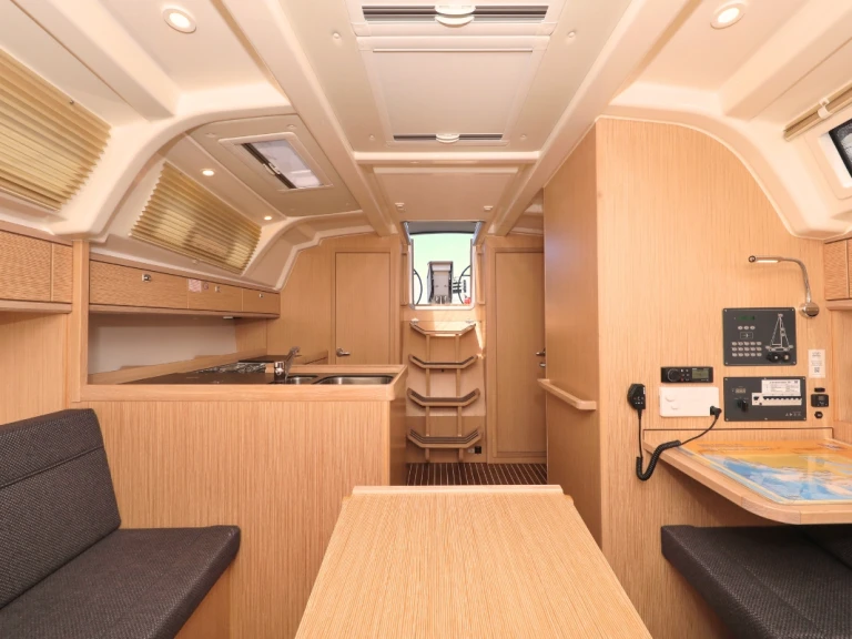 Yacht hire Biograd na Moru cheap Cruiser 37