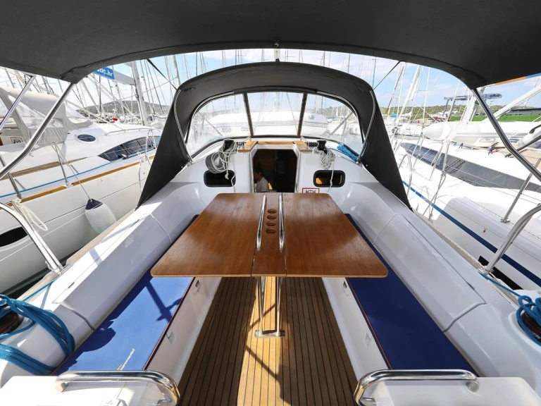 Hire Sailboat Elan with a boat licence