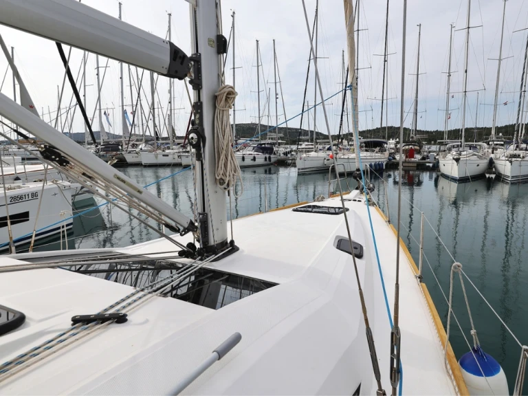 Yacht charter Biograd na Moru - Elan Impression 45.1 on SamBoat