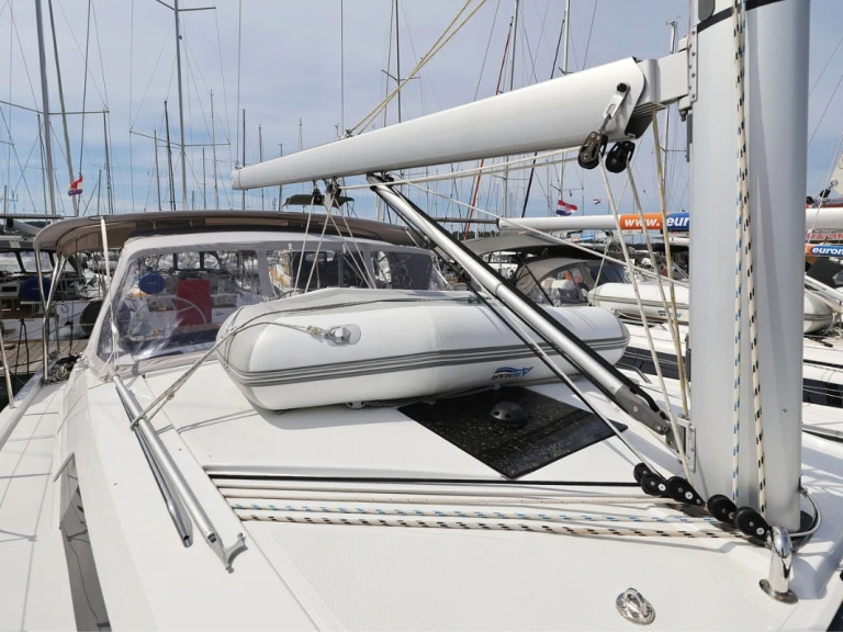 Hire a Hanse Hanse 410 Biograd na Moru