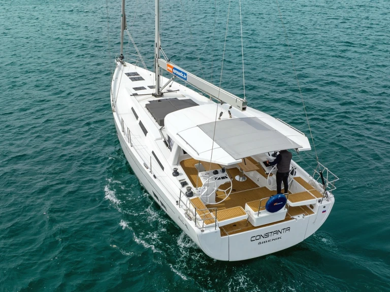 Charter a Hanse Hanse 588 in Biograd na Moru on Samboat