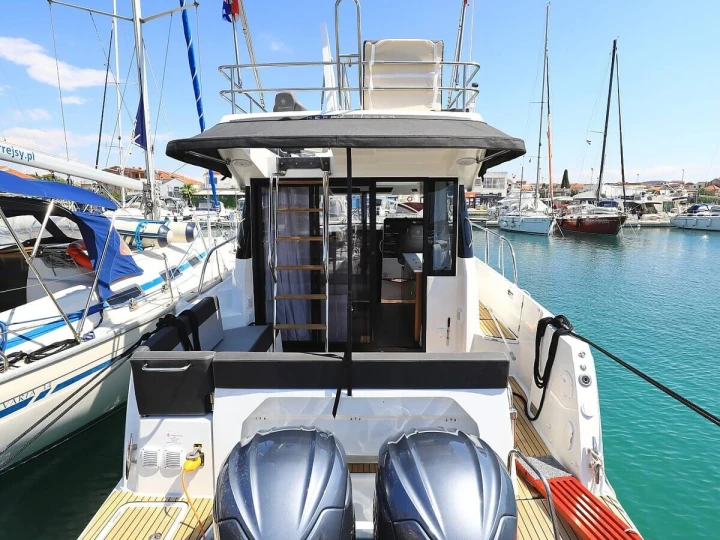 Motorboat to hire Biograd na Moru at the best price
