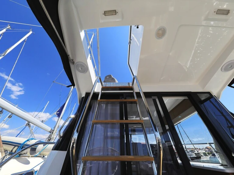 Jeanneau Merry Fisher 1095 Fly charter bareboat or skippered in  Biograd na Moru