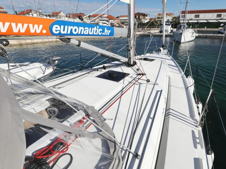 Hire Sailboat Bénéteau with a boat licence
