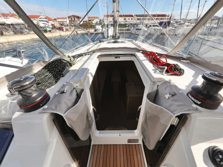 Sailboat to hire Biograd na Moru at the best price