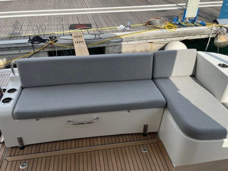 Luxury Yacht to hire Biograd na Moru at the best price