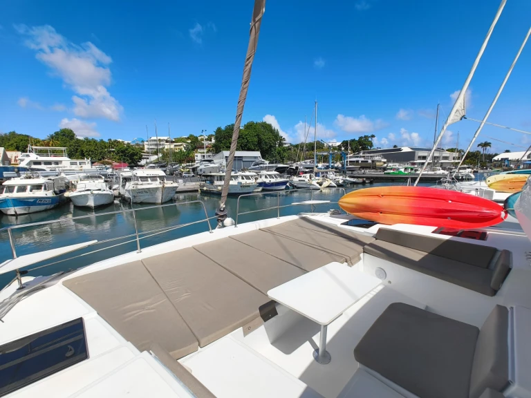 Yacht hire Bas du Fort cheap Bali 4.4