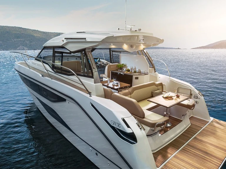 Hire Luxury Yacht Bavaria with a boat licence