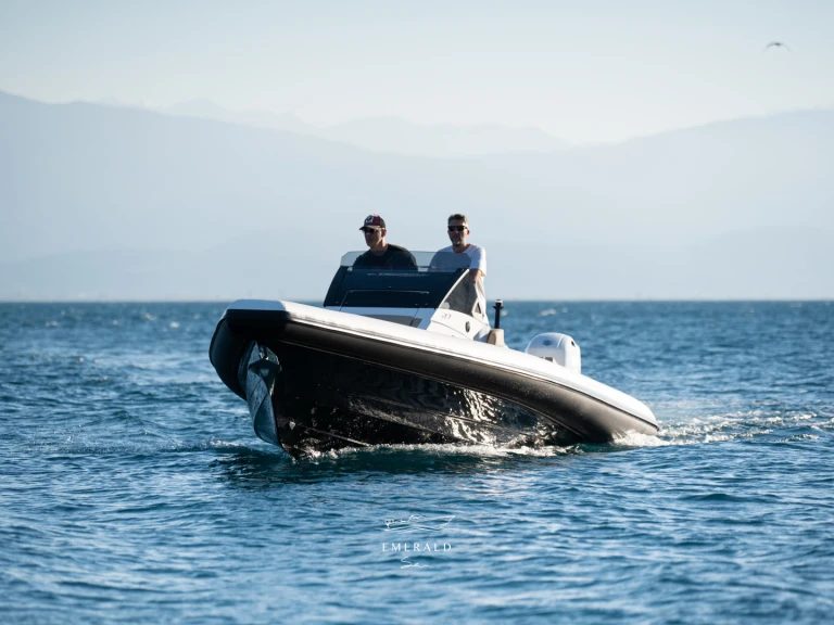 Charter a Technohull GT7 in Corfu on Samboat