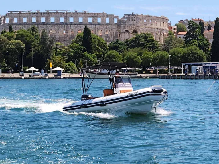 Yacht hire Pula cheap Proline 620