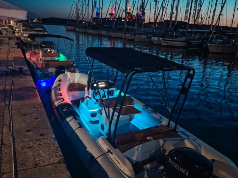 Hire RIB with or without skipper Tiger Pula
