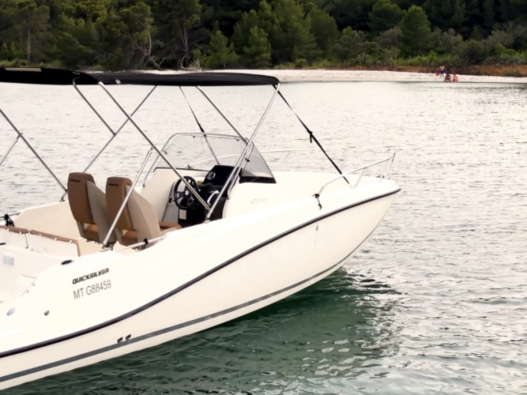 Yacht hire Marseille cheap Activ 675 Open