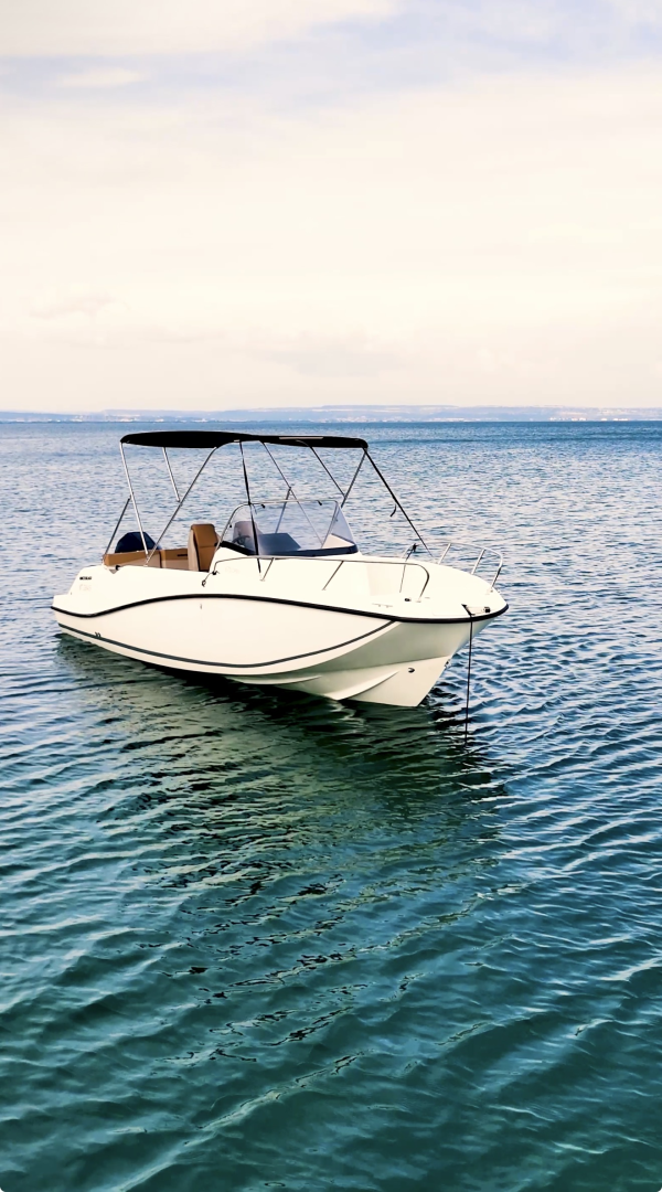 Hire a Quicksilver Activ 675 Open Marseille