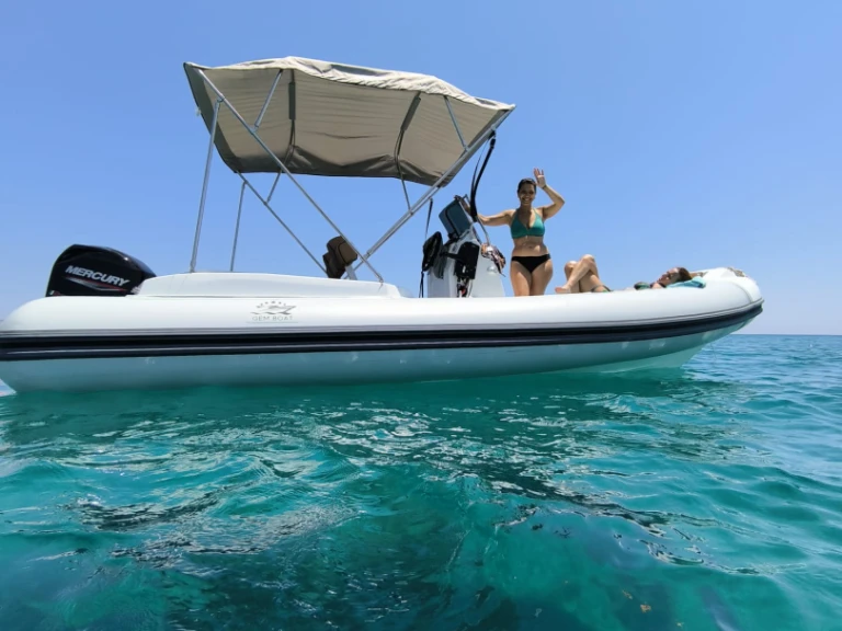 Hire a Gemboat G21 Porto Siracusa