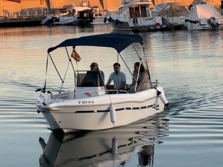 Charter a voraz 500 in Puerto Banús on Samboat