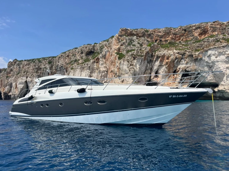 Charter a Princess Princess V58 in Mahón on Samboat
