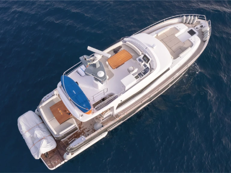 Hire a Azimut Azimut Magellano 53 Naples