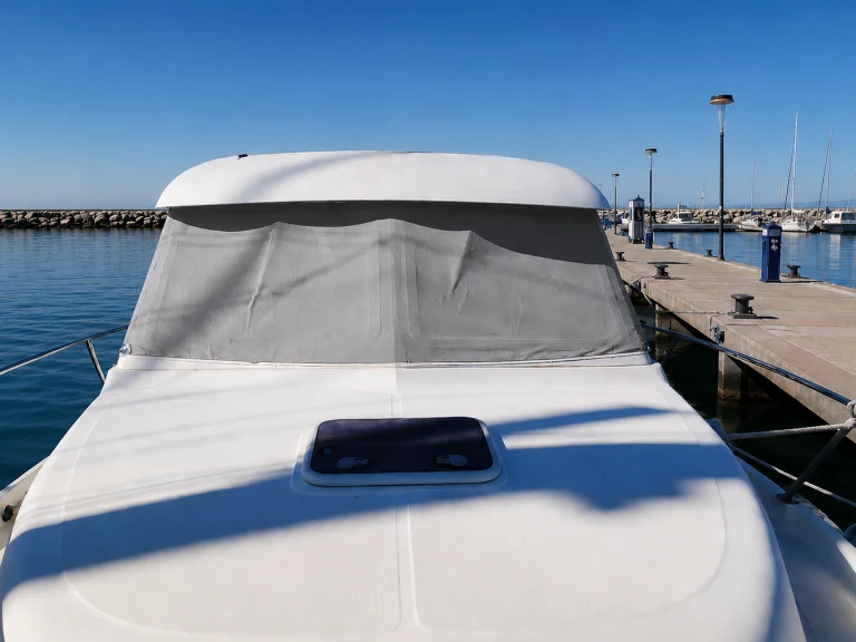 Charter a Starfisher 840 in Puerto Marina Benalmadena on Samboat