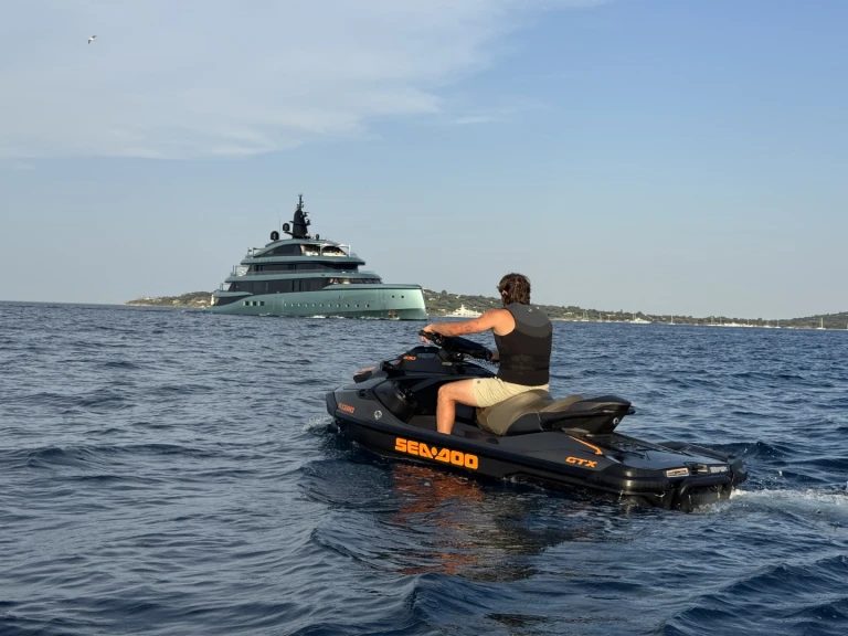 Jet ski to hire Saint-Tropez at the best price