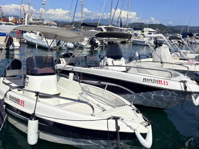 Motorboat to hire La Spezia at the best price