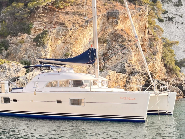 Hire a Lagoon Lagoon 380 S2 Policoro