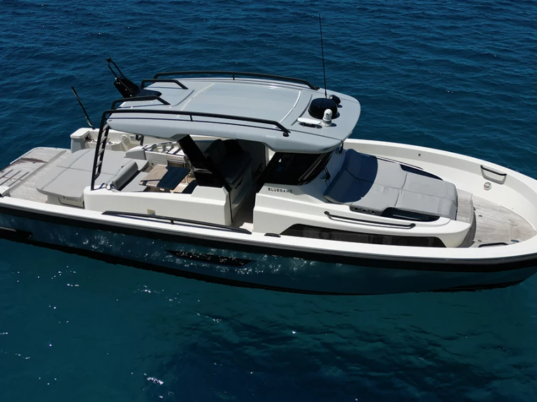 Charter a blue game BG42 in Port d'Andratx on Samboat