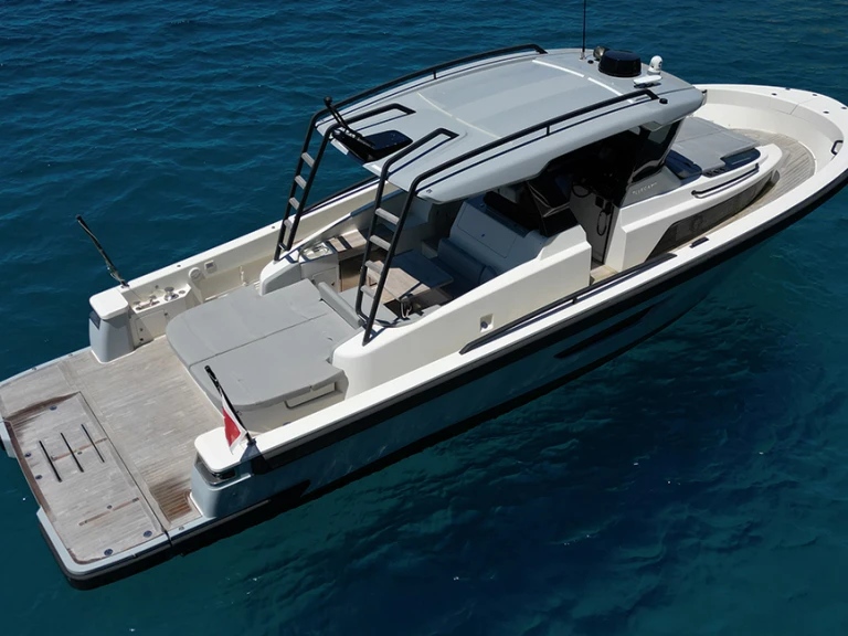 Hire Motorboat with or without skipper blue game Port d'Andratx