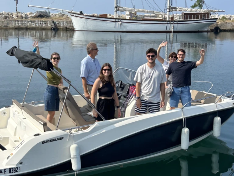 Motorboat hire in Marseille - Quicksilver Activ 605 Open