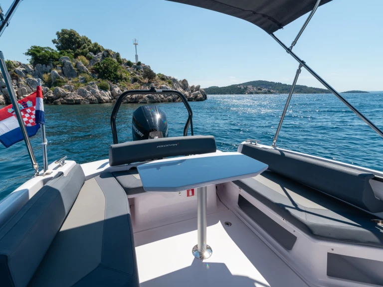 Motorboat hire in Trogir - Axopar 22 Spyder