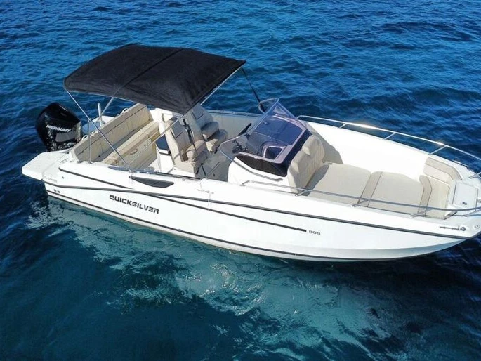 Hire Motorboat Quicksilver with a boat licence