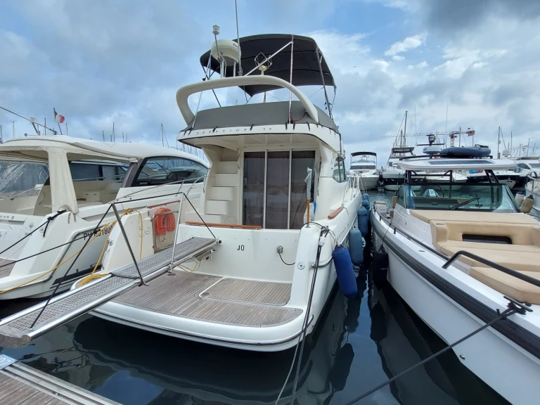 Yacht charter Vieux Port de Cannes - Jeanneau Prestige 36 Fly on SamBoat