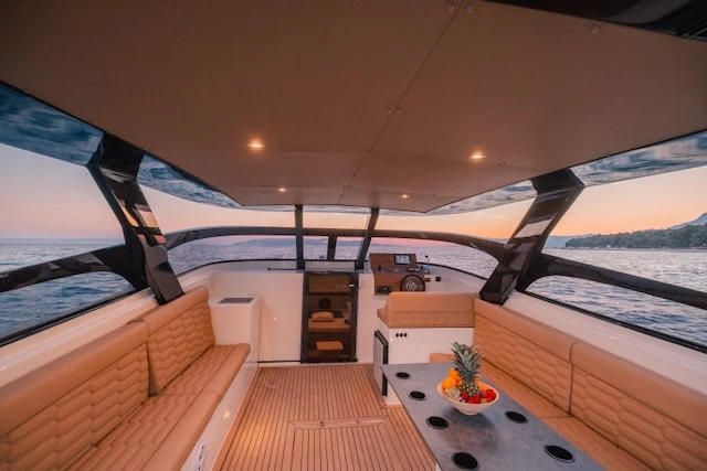 Motorboat hire in Makarska - Felix 37 Felix 37