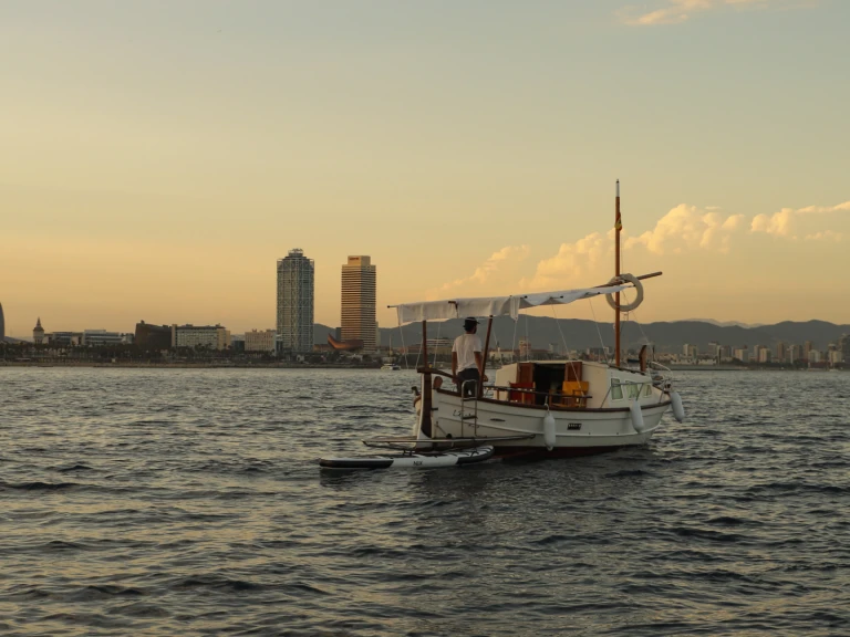 Hire Motorboat Menorquin-Yachts with a boat licence
