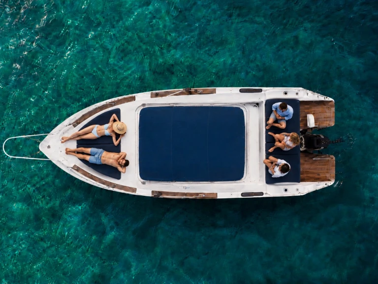 Hire Motorboat Salpa with a boat licence