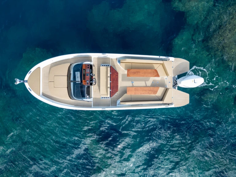Motorboat to hire Llançà at the best price