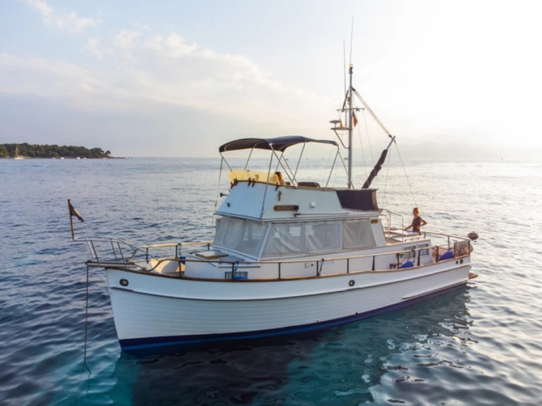 Yacht hire Cannes cheap Grand Banks 36 Classic