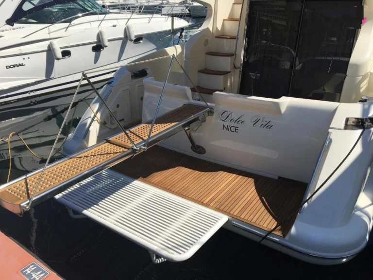 Motorboat hire in Mandelieu-la-Napoule - Azimut Azimut 43 Fly