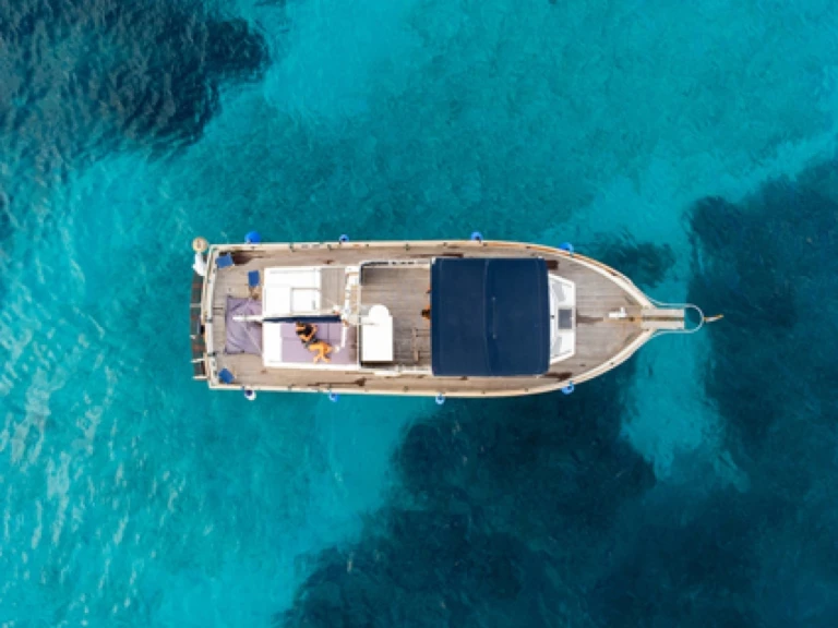 Hire a Grand Banks Grand Banks 36 Classic Cannes