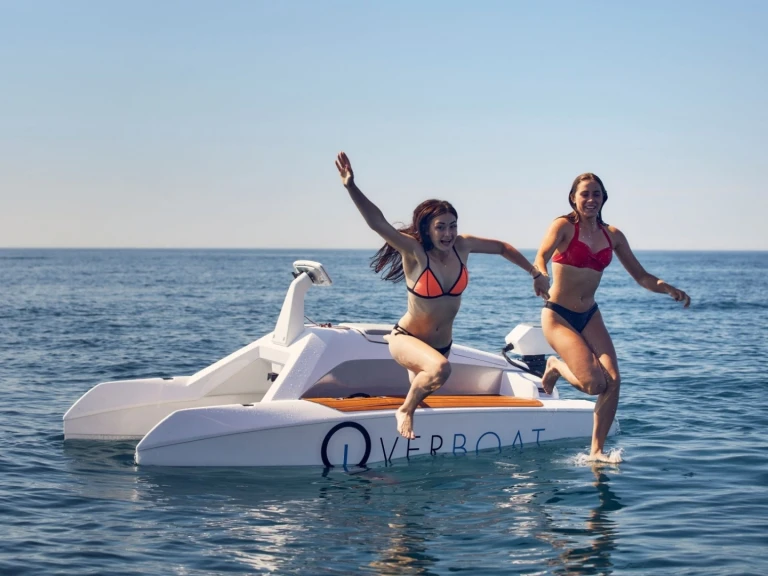 Charter a overboat Overboat 100 F in Mandelieu-la-Napoule on Samboat