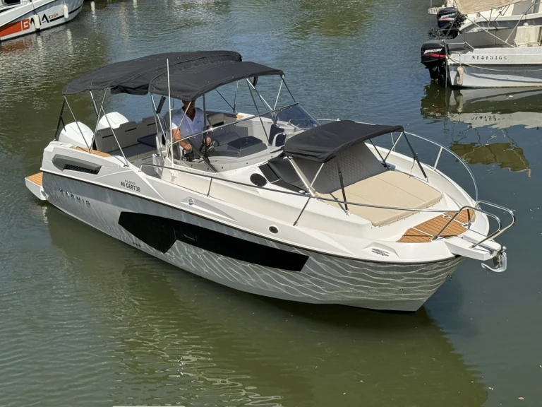 Motorboat to hire Mandelieu-la-Napoule at the best price