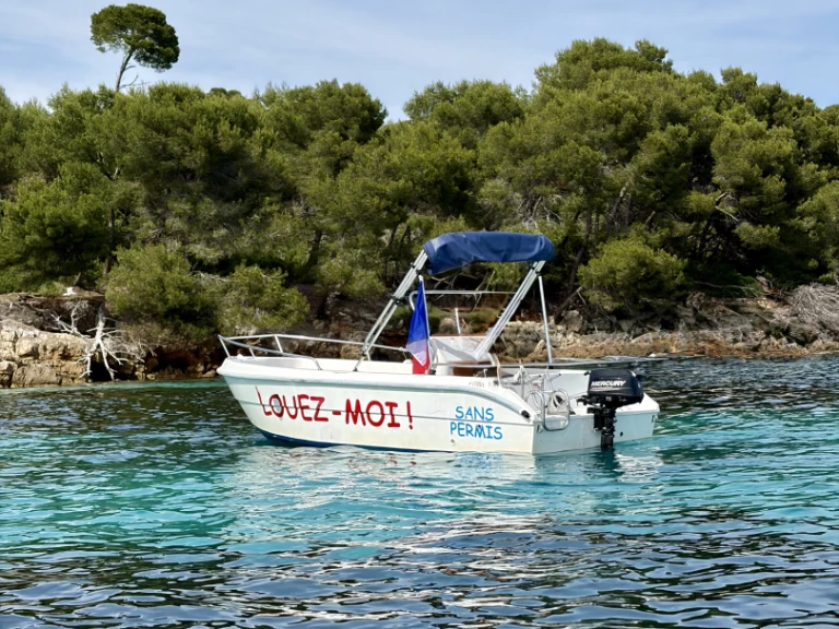 Motorboat hire in Mandelieu-la-Napoule - Conero Perla