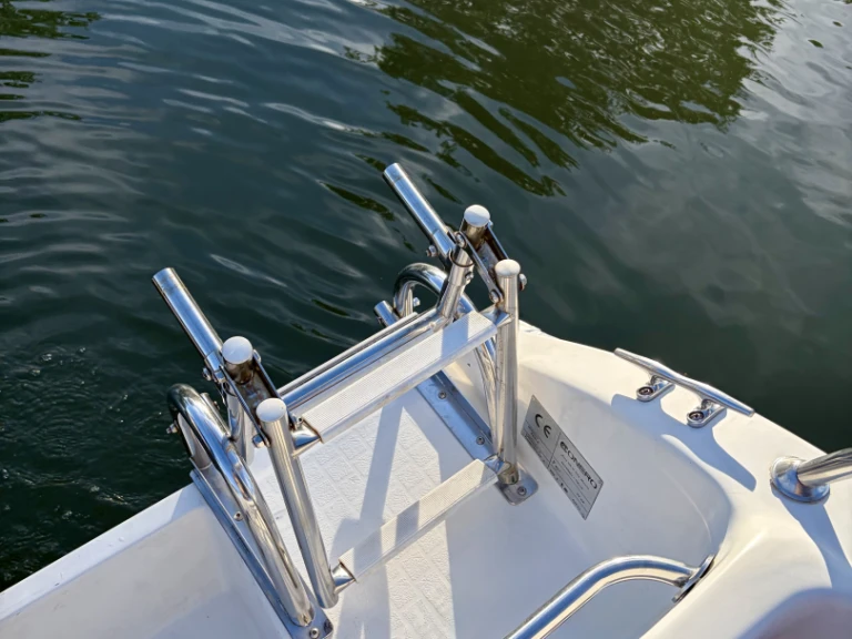 Motorboat to hire Mandelieu-la-Napoule at the best price