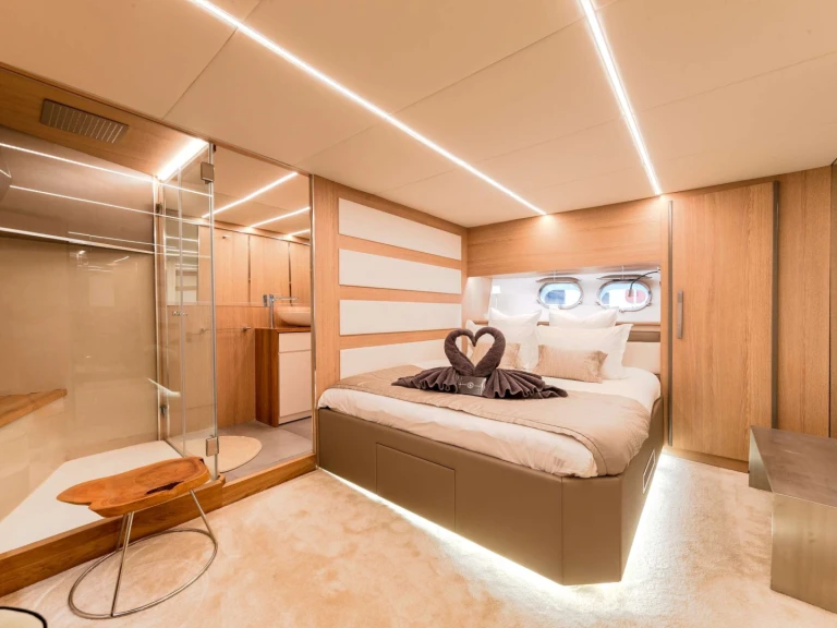 Yacht charter Golfe-Juan - San Lorenzo San Lorenzo 70 on SamBoat