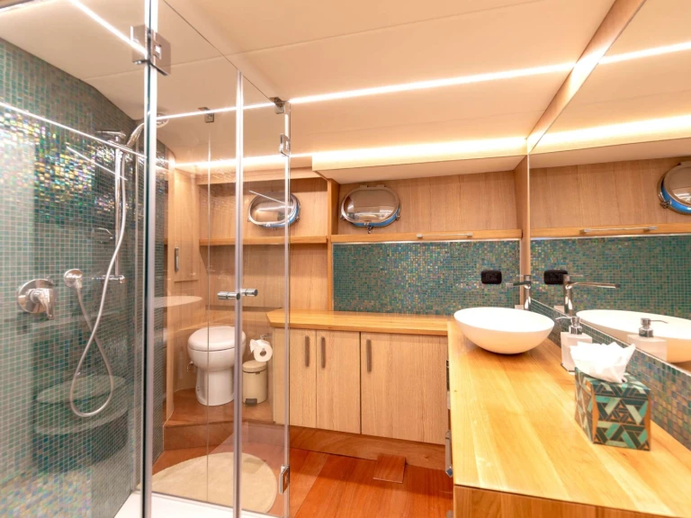 Yacht hire Golfe-Juan cheap San Lorenzo 70