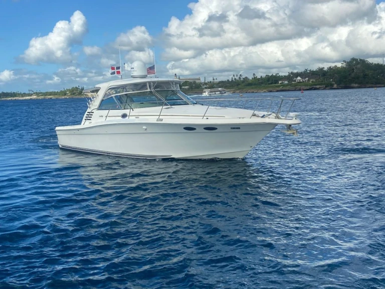 Yacht hire La Romana cheap custom
