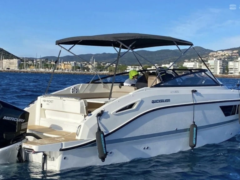 Motorboat hire in La Rochelle - Quicksilver Activ 805 Cruiser
