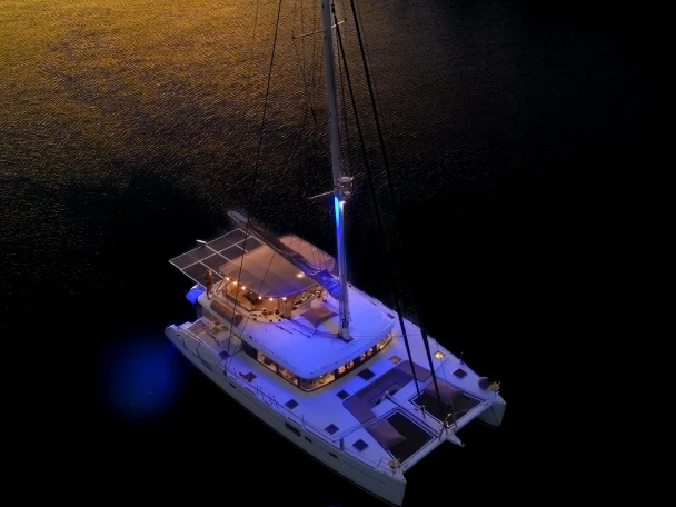 Hire a Leopard Leopard 47 Staniel Cay