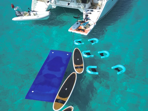 Yacht hire Staniel Cay cheap Leopard 47
