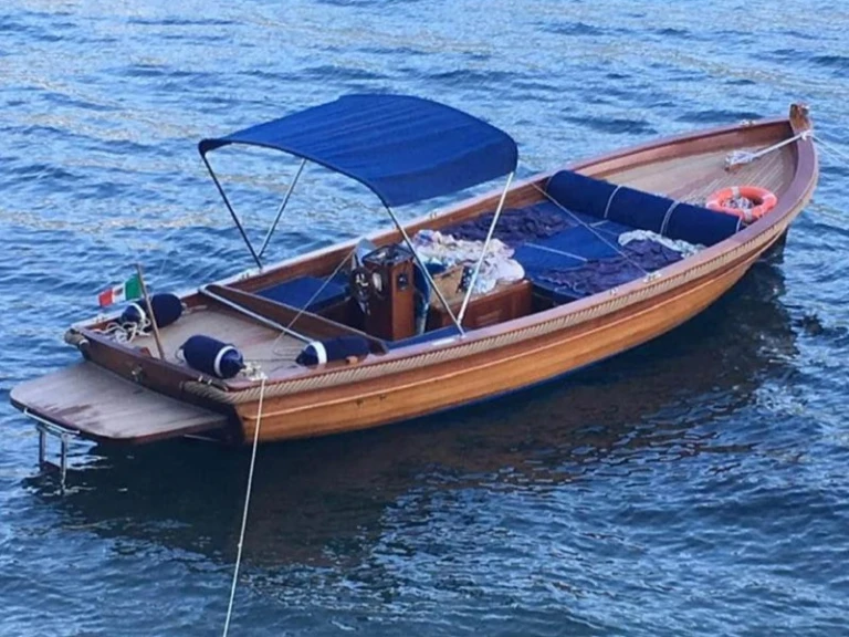 Motorboat to hire Ghiffa at the best price